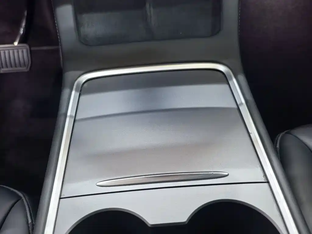 Tesla Model Y 2023 — фото 10