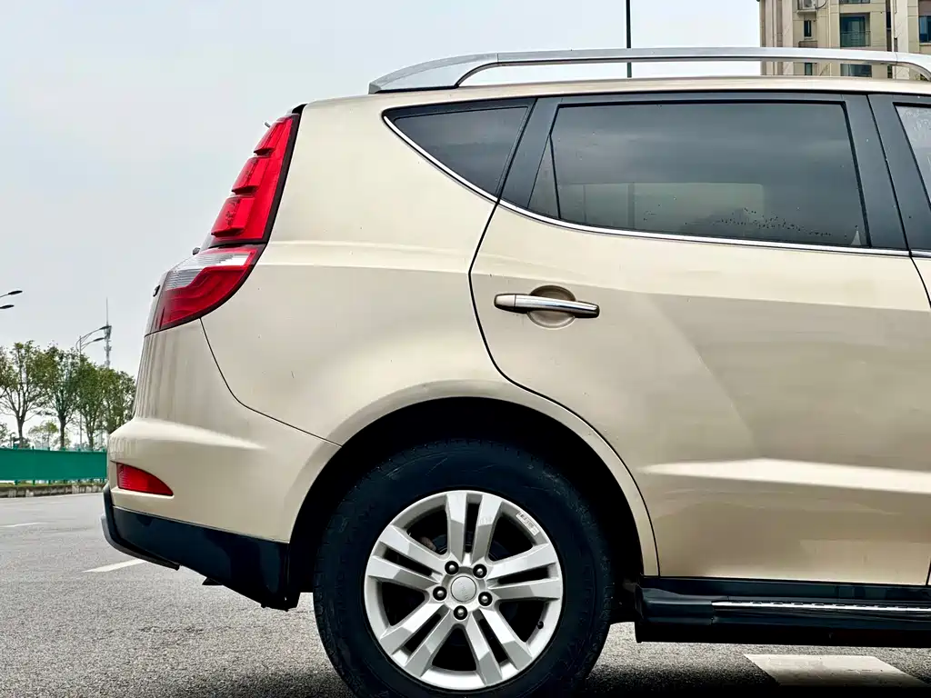 Geely GX7 2014 — фото 10