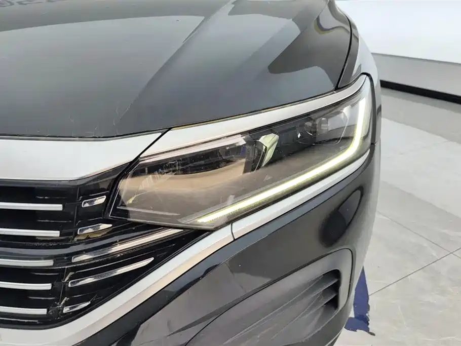 Volkswagen Passat 2025