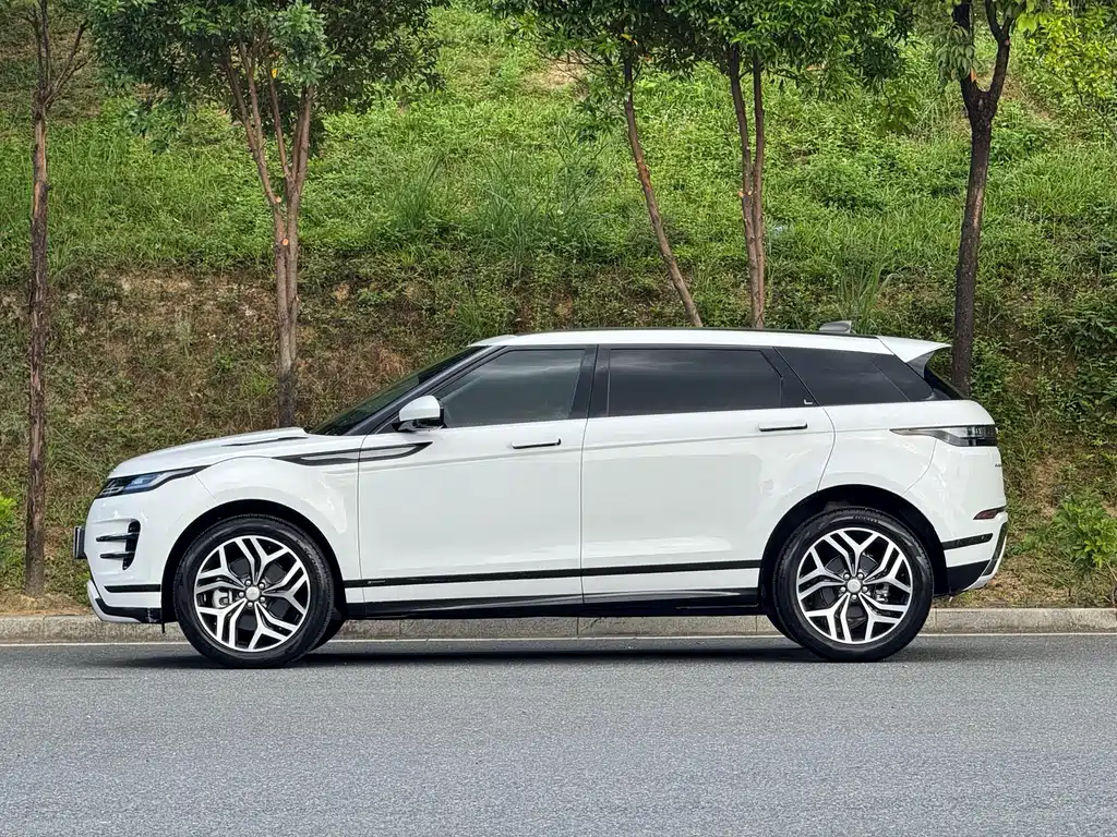 Land Rover Evoque 2022 — фото 6