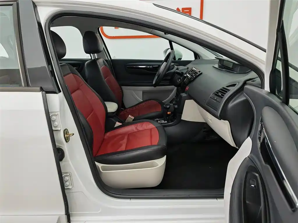 Citroen C-Quatre 2015 — фото 23