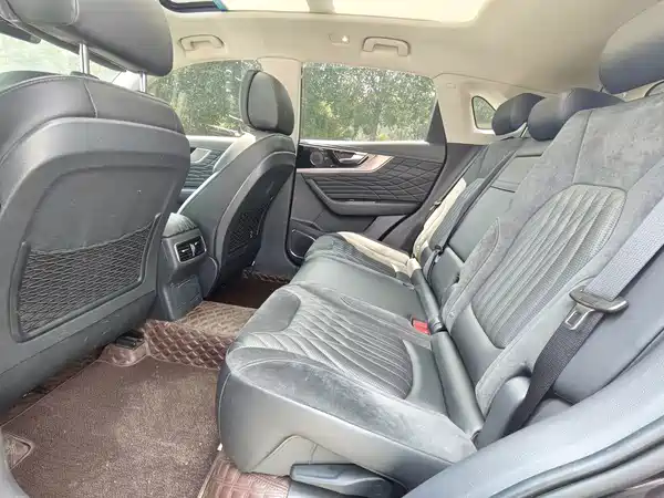 Hongqi HS5 2021
