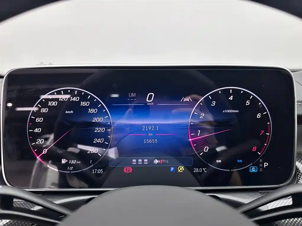 Mercedes-Benz C-Class 2025 — фото 14