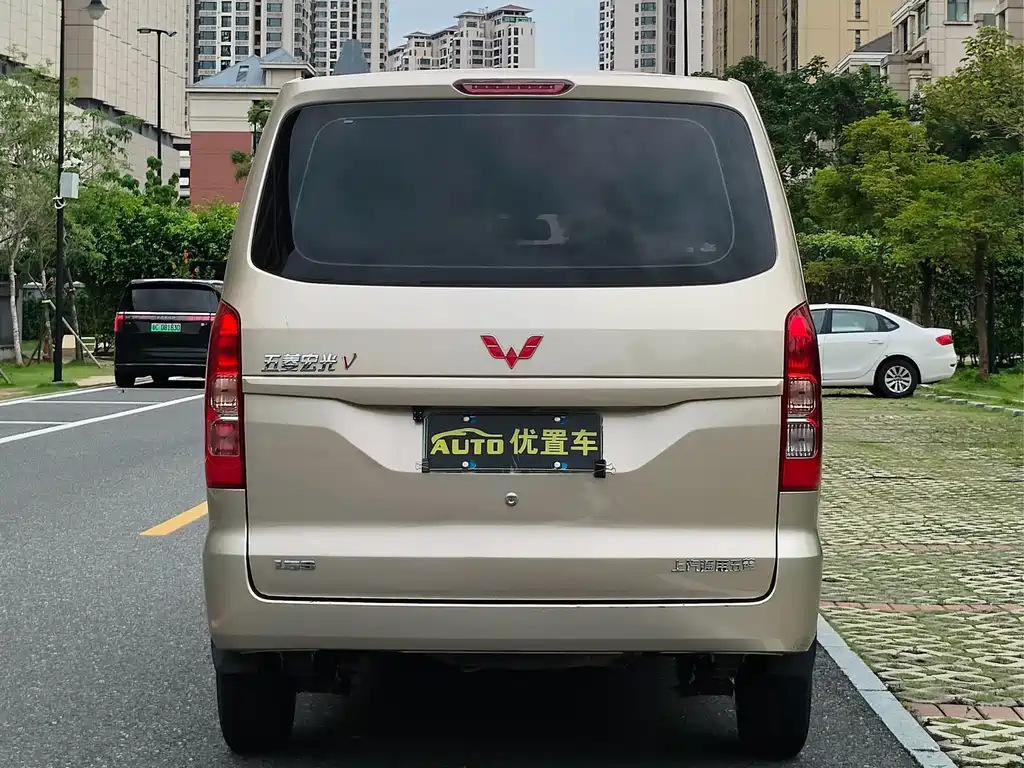 Wuling Hongguang V 2020 — фото 5