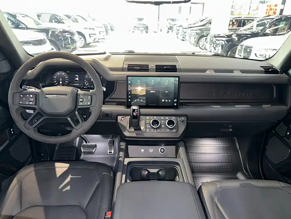 Land Rover Defender 2024 — фото 13