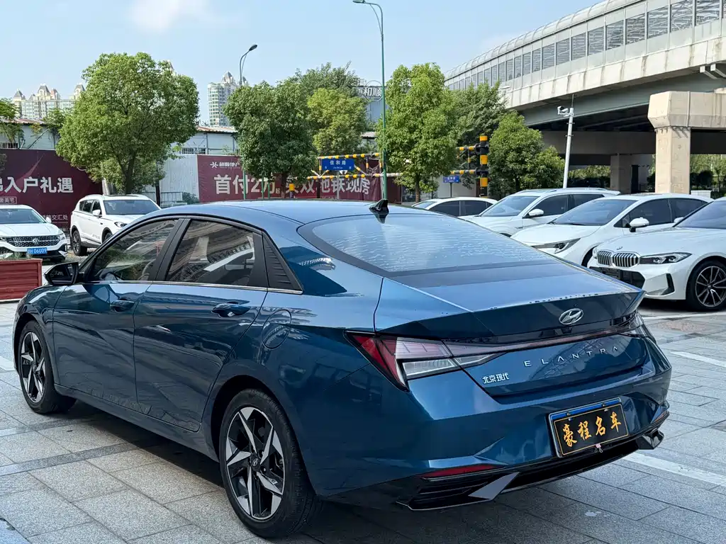 Hyundai Elantra 2021 — фото 13