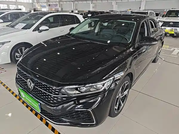 Volkswagen Passat 2023