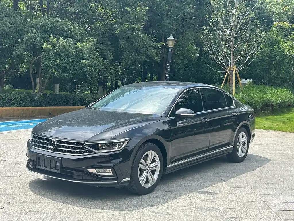 Volkswagen Magotan 2025