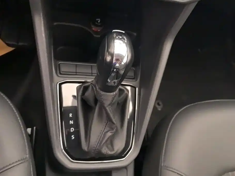 Volkswagen Jetta 2018 — фото 16
