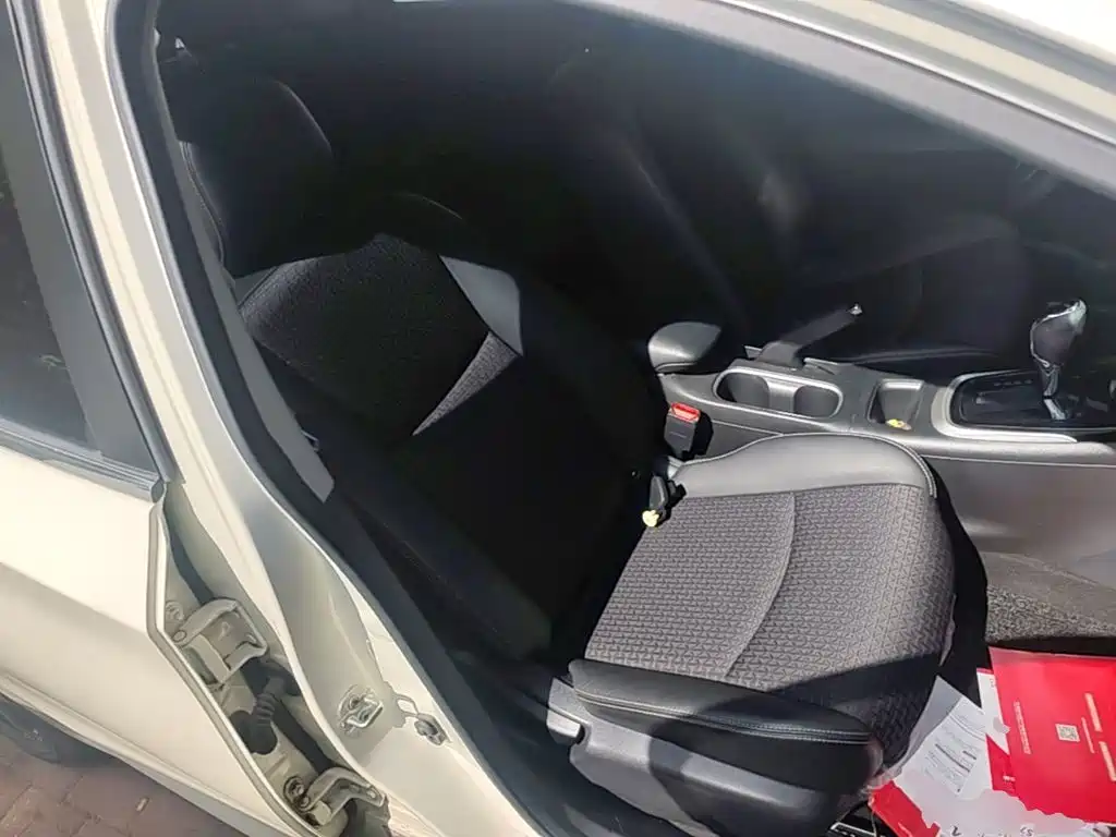 Nissan Tiida 2018 — фото 25