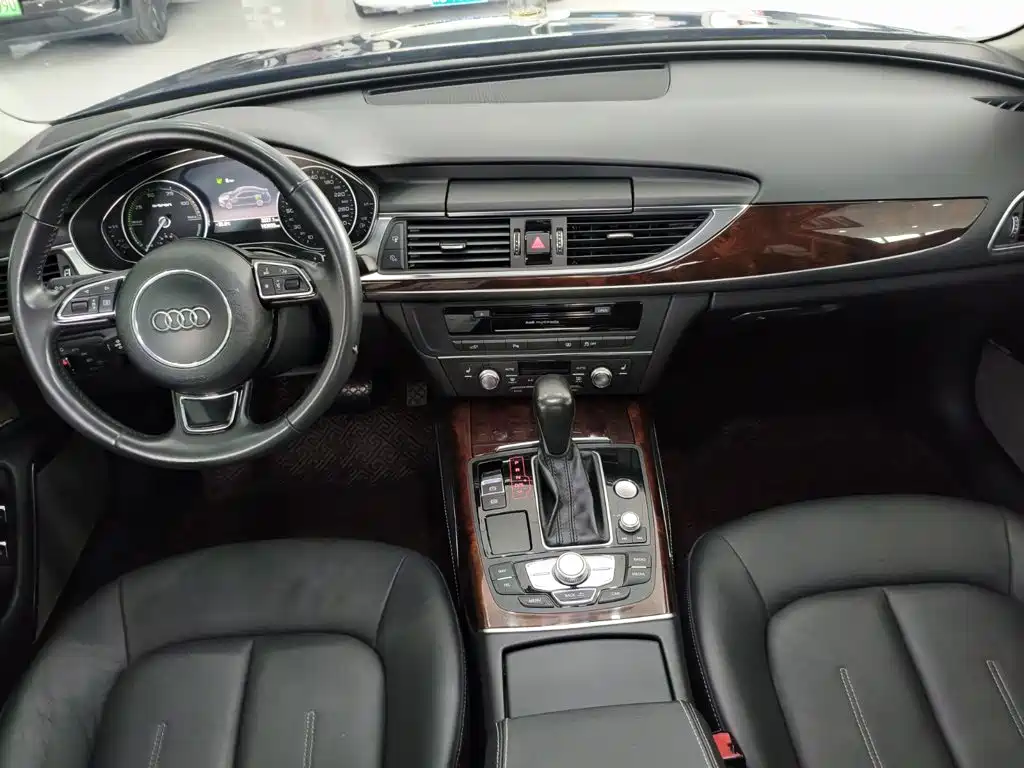 Audi A6L New Energy 2019 — фото 12