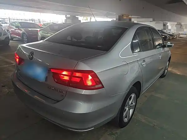 Volkswagen Santana 2014