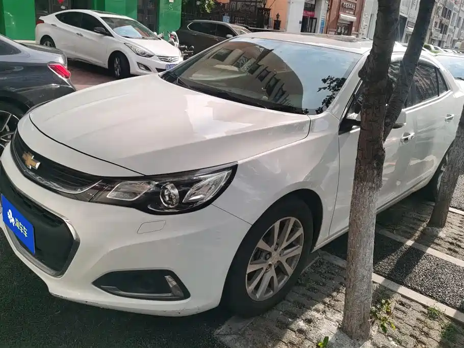 Chevrolet Malibu 2017 — фото 1
