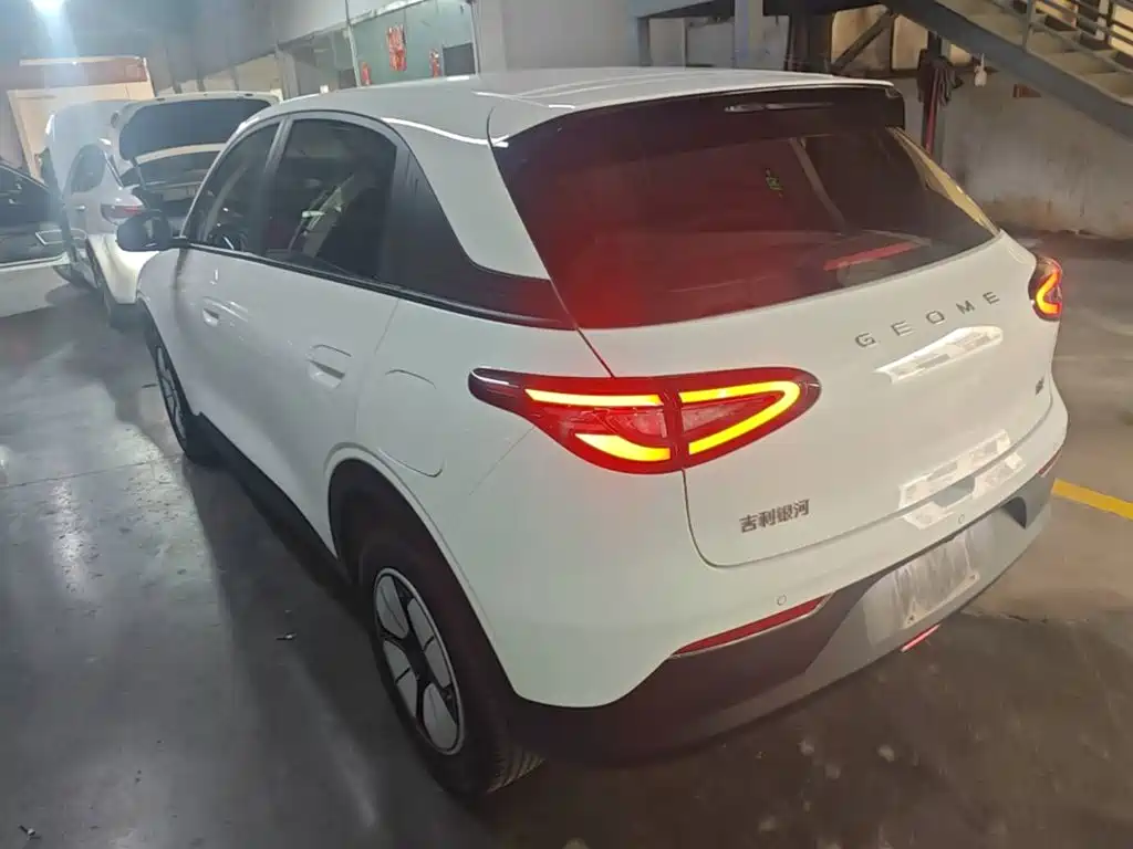 Geely Galaxy Starwish 2025 — фото 5