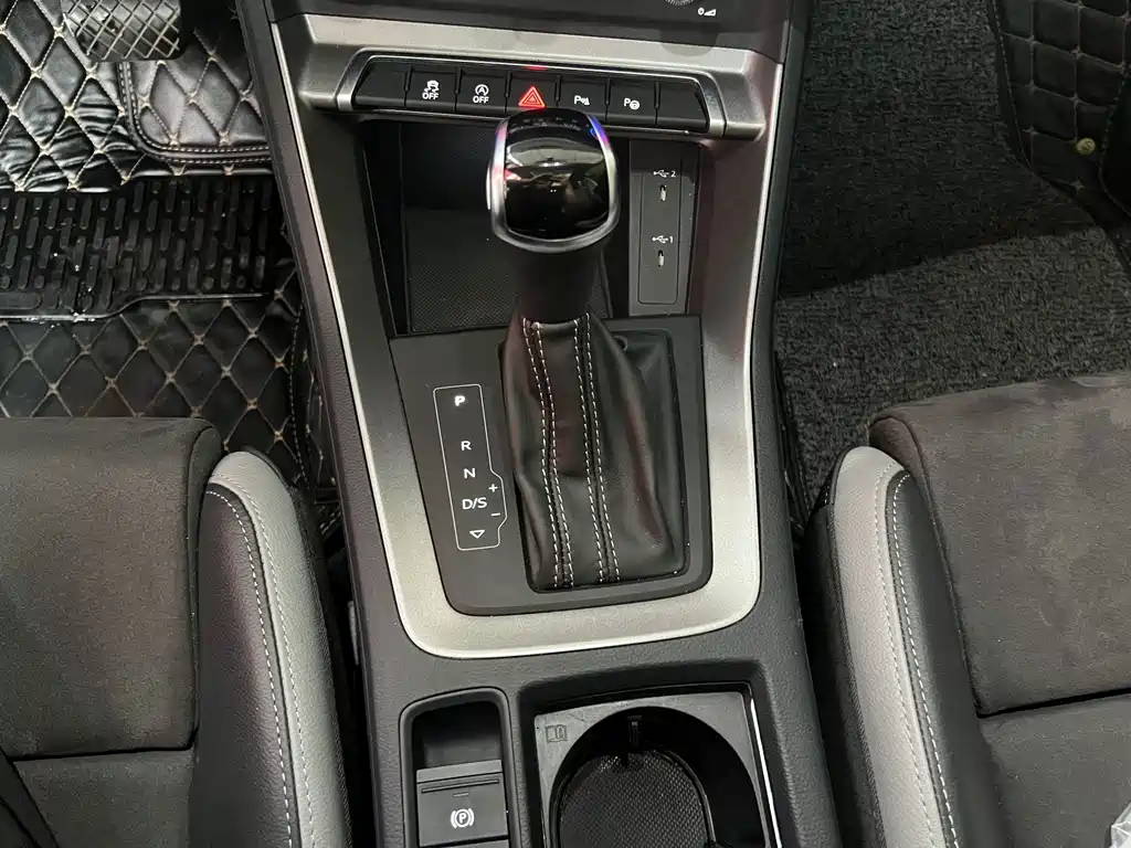 Audi Q3 2022 — фото 11