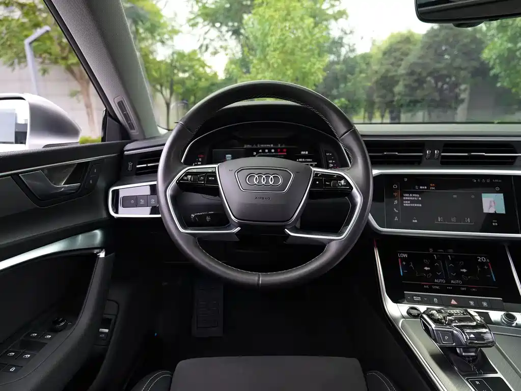 Audi A7L 2024 — фото 8