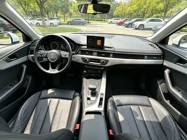 Audi A4L 2016
