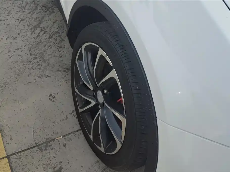 Geely Emgrand GS 2019