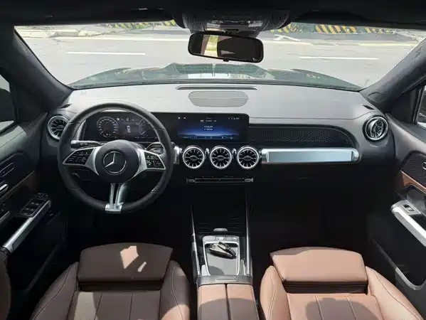 Mercedes-Benz GLB 2025