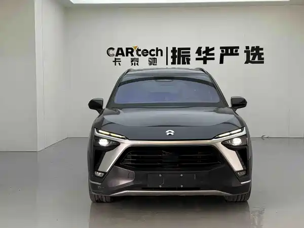 NIO ES8 2021