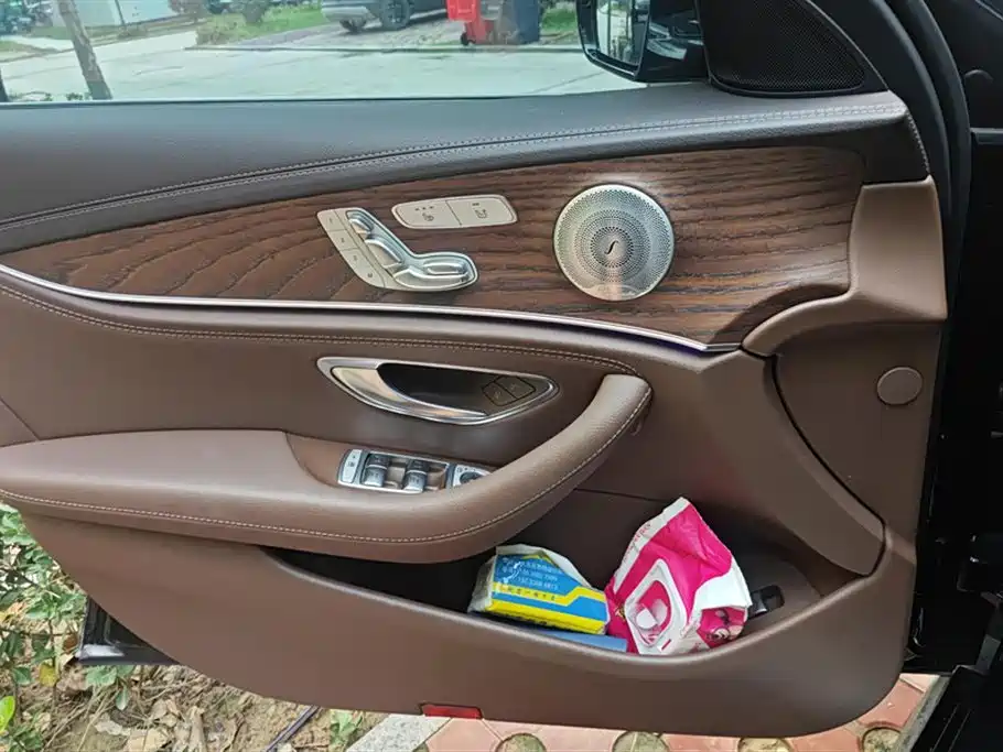 Mercedes-Benz E-Class 2022