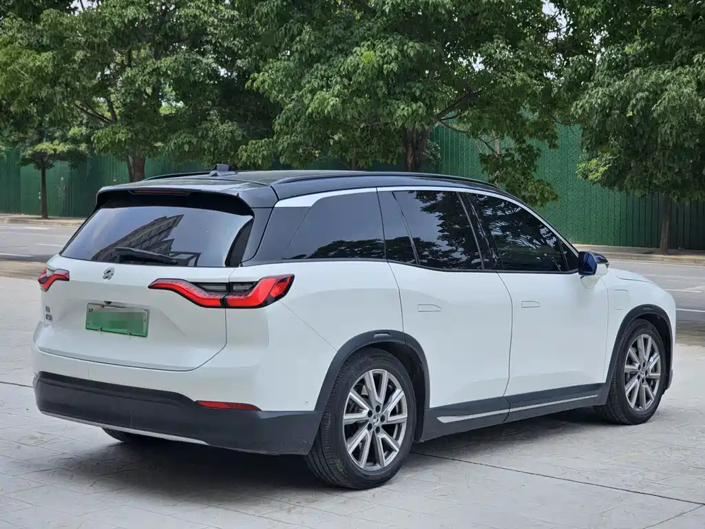 NIO ES8 2018