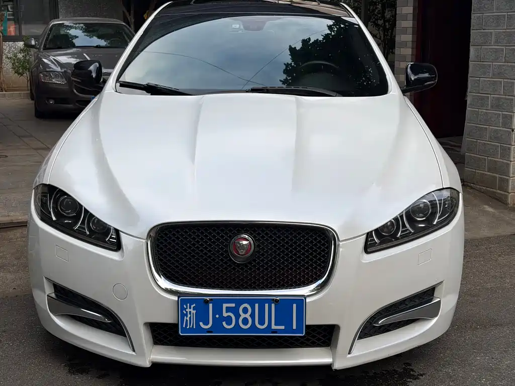 Jaguar XF 2015 — фото 2