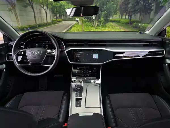 Audi A7L 2024