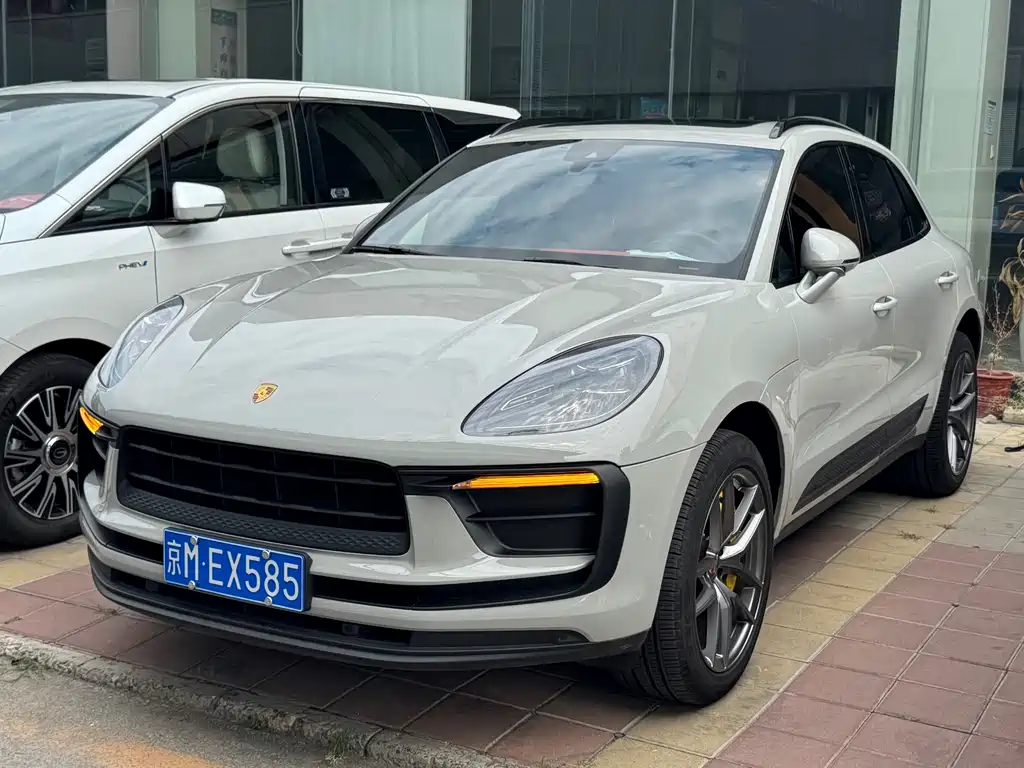 Porsche Macan 2023 — фото 1