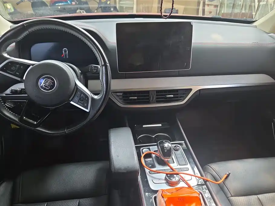BYD Tang New Energy 2018 — фото 11