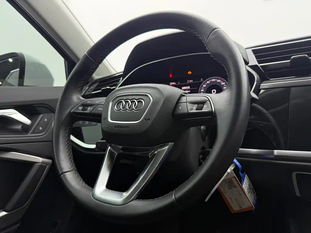 Audi Q3 2022 — фото 12
