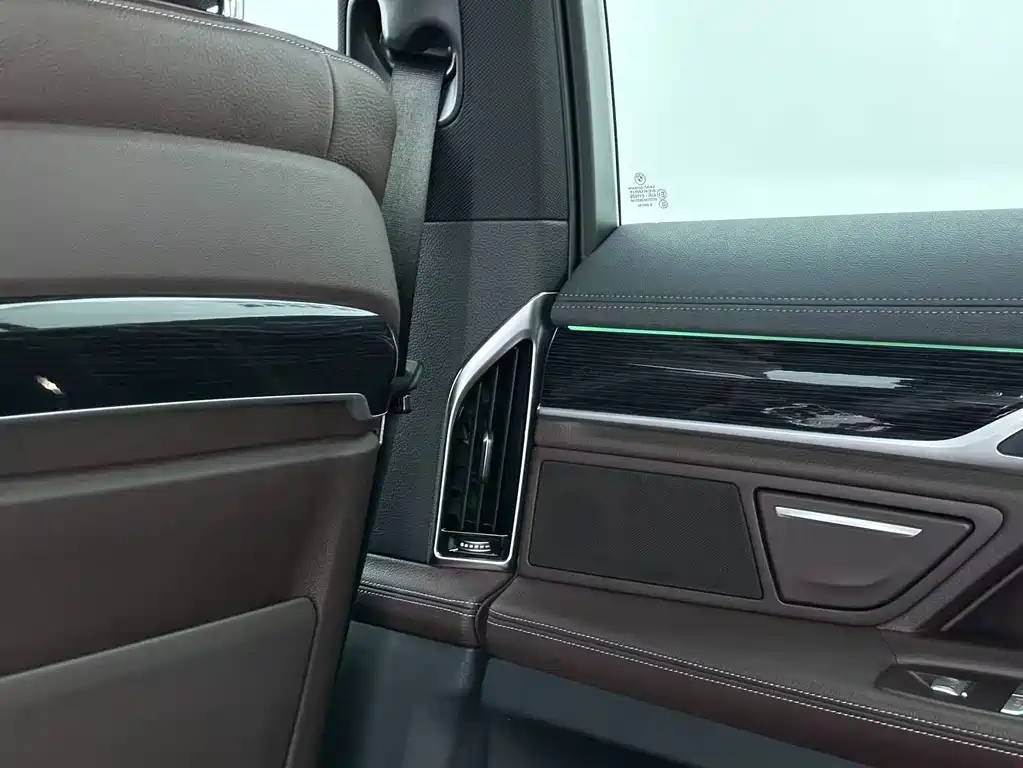 BMW 7 Series 2019 — фото 19