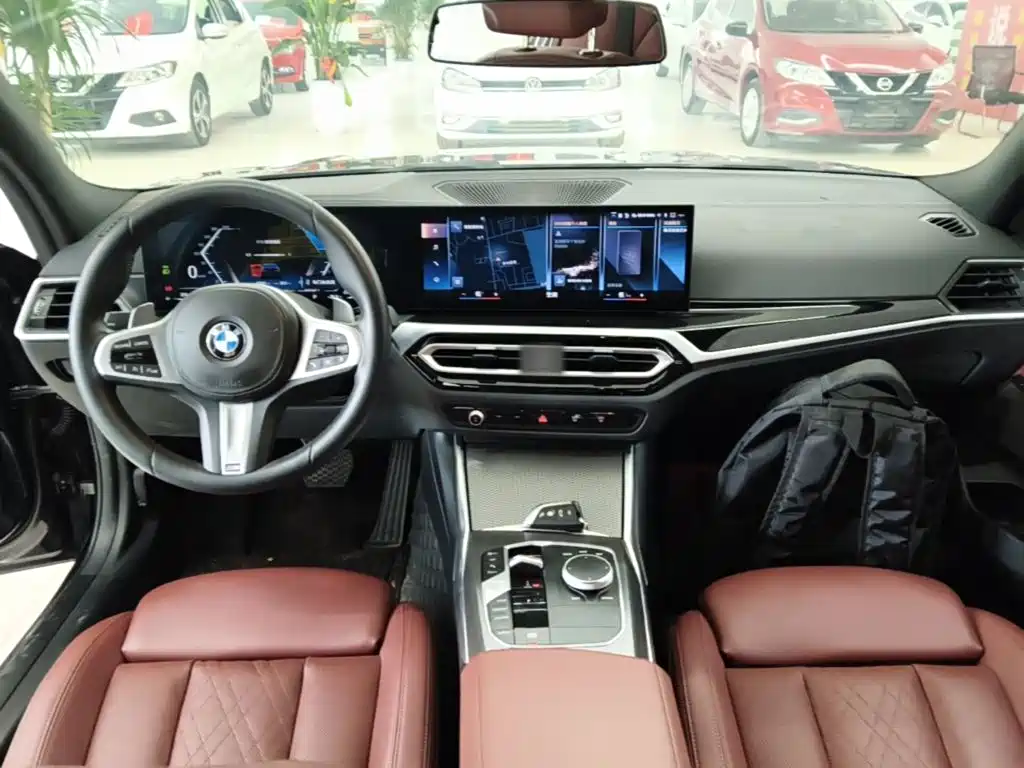 BMW 3 Series 2023 — фото 10
