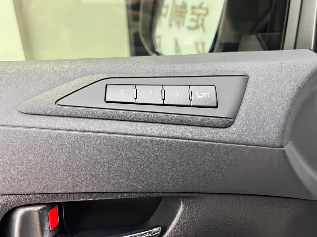Lexus LM 2022 — фото 16
