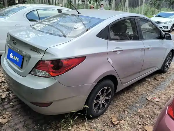 Hyundai Accent 2013