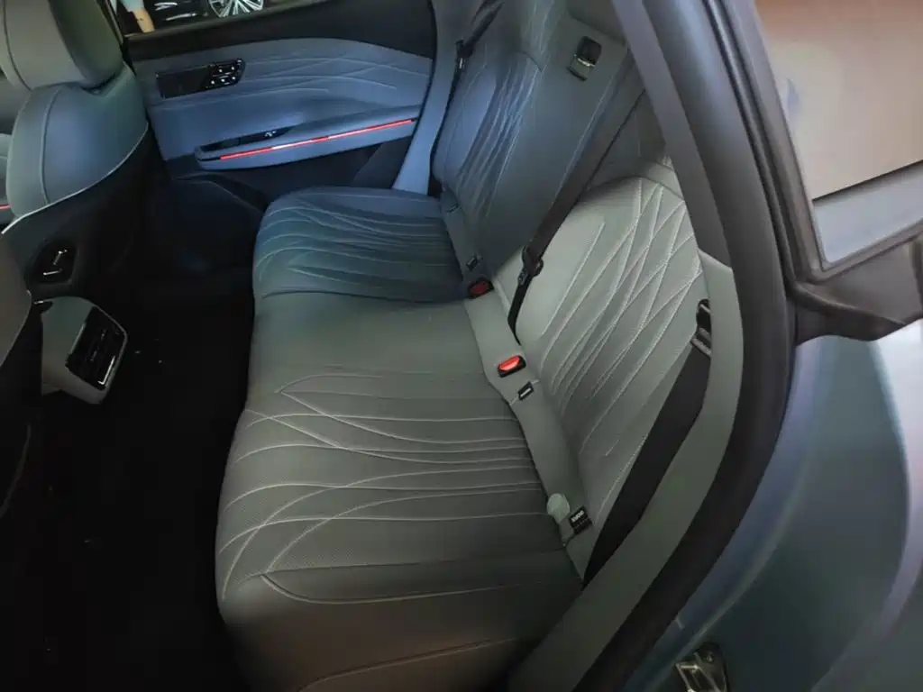 Geely Galaxy E8 2025 — фото 17