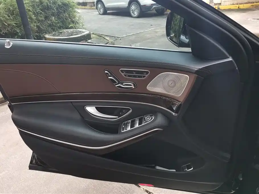 Mercedes-Benz S-Class 2020