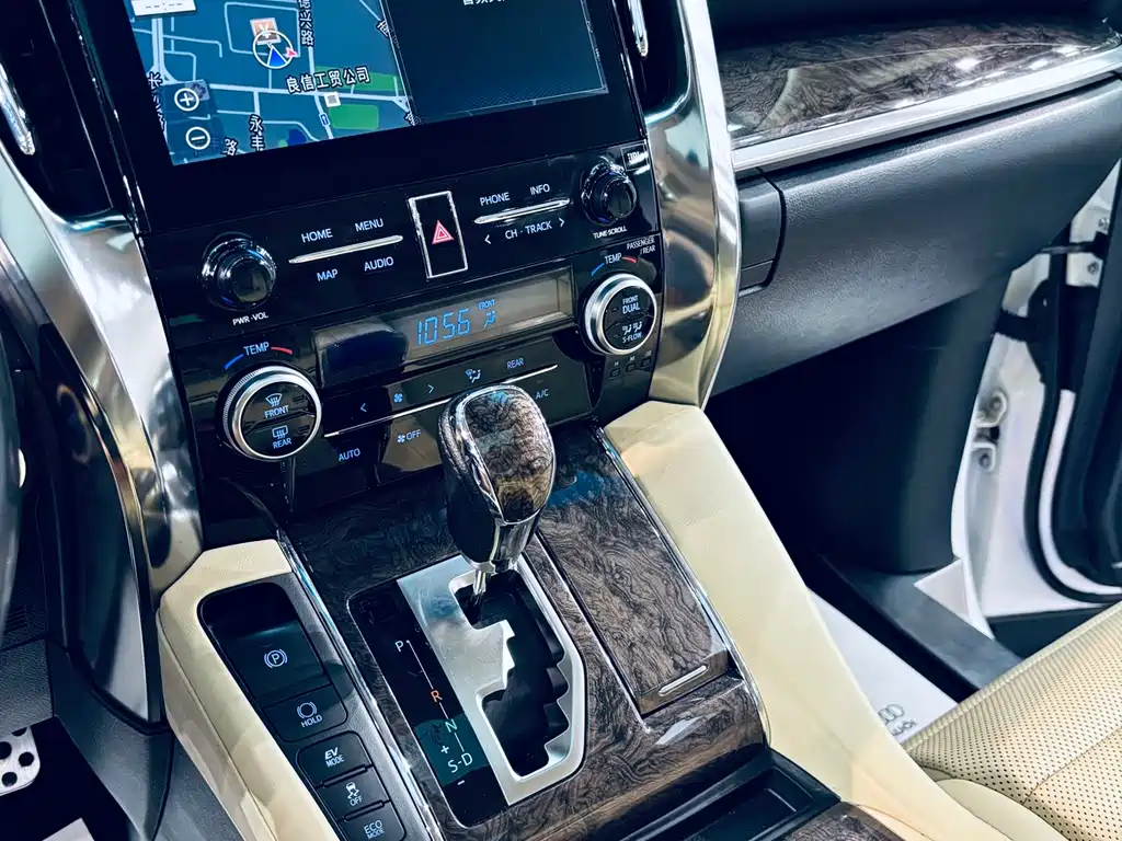 Toyota Alphard 2021 — фото 9