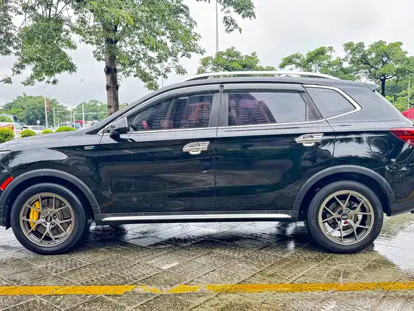 Roewe RX5 2017