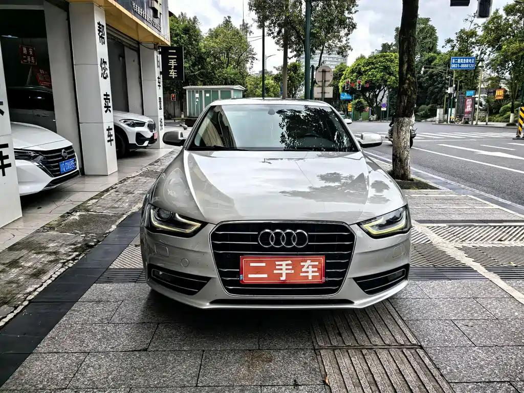 Audi A4L 2015