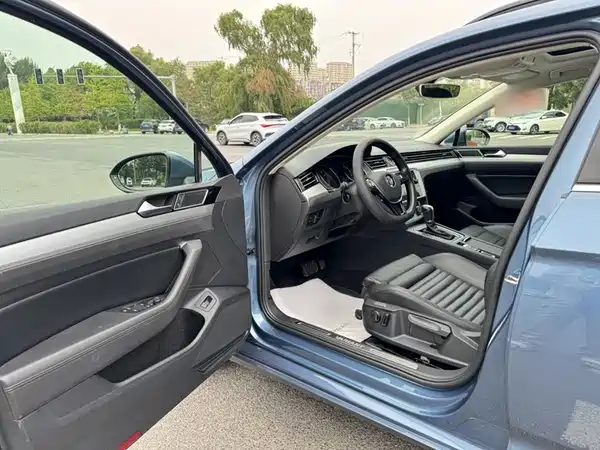 Volkswagen Viloran 2018