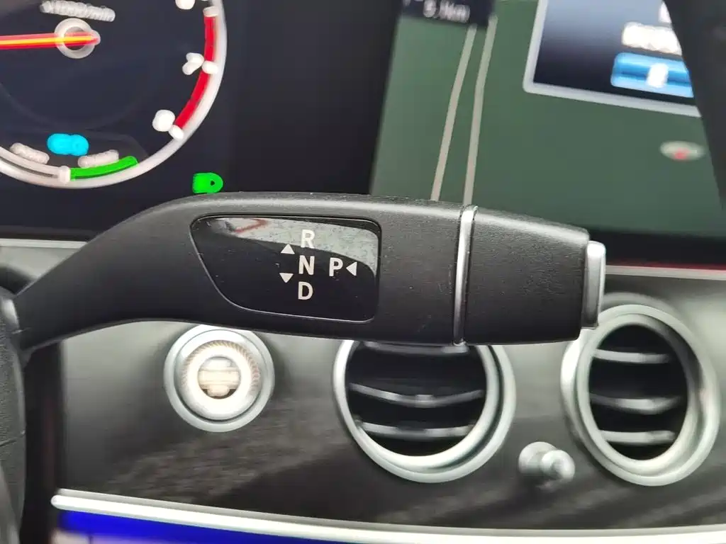 Mercedes-Benz E-Class 2019 — фото 13