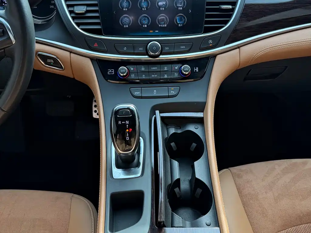 Buick LaCrosse 2017 — фото 11