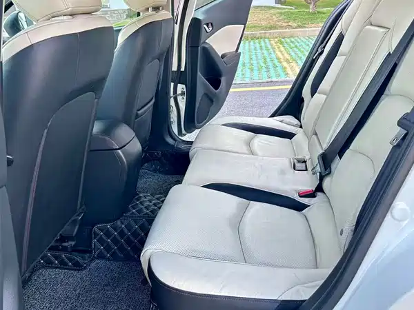 Mazda 3 Axela 2014