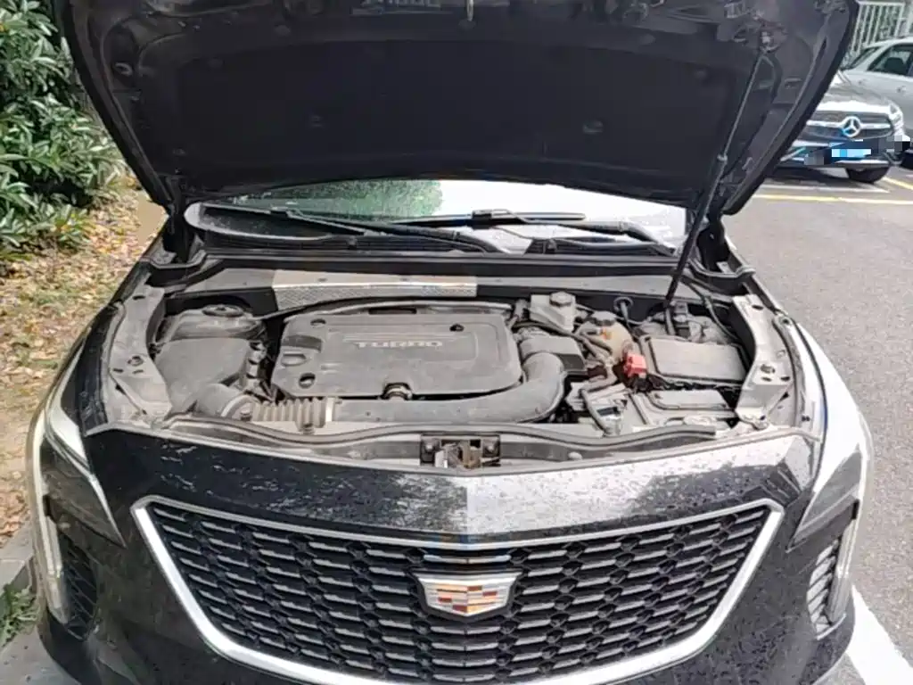 Cadillac XT4 2020 — фото 11