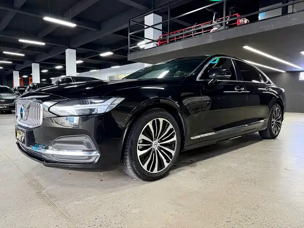 Volvo S90 2023