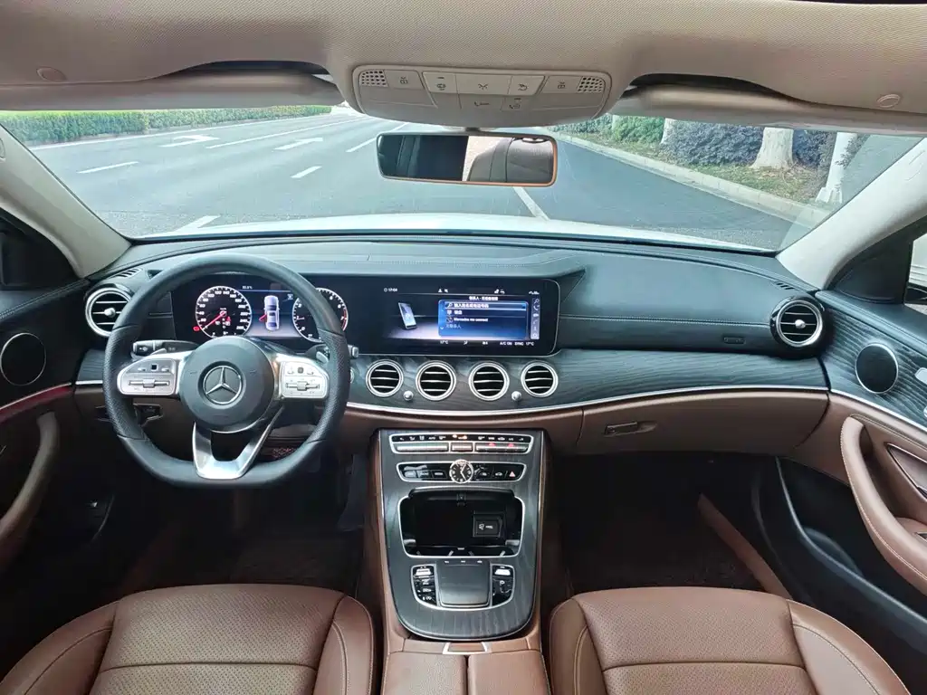 Mercedes-Benz E-Class 2020 — фото 13