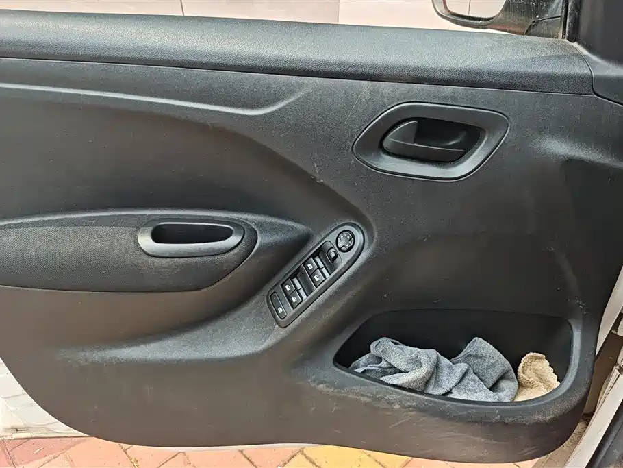 Peugeot 301 2016