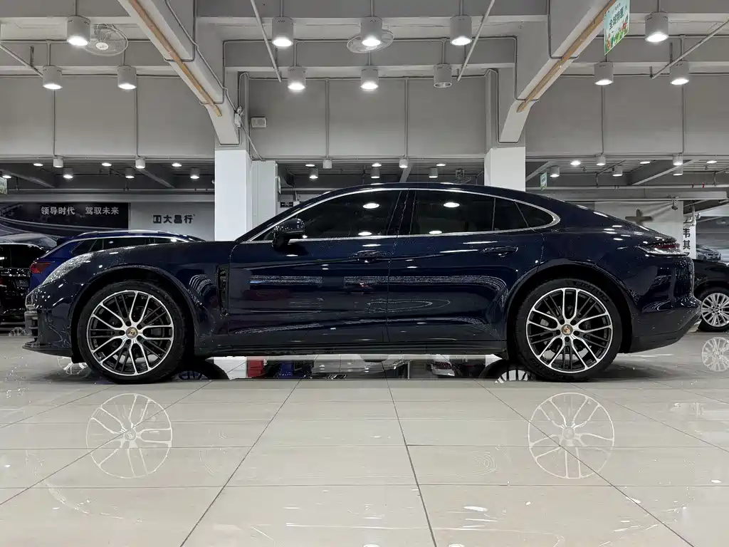 Porsche Panamera 2022
