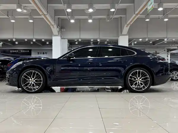 Porsche Panamera 2022